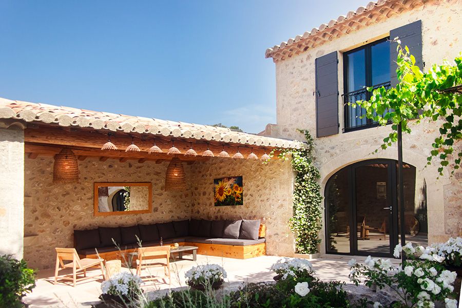 Location mas en Provence - Le mas Papillon - maison de charme avec terrasse aménagée dans les Alpilles