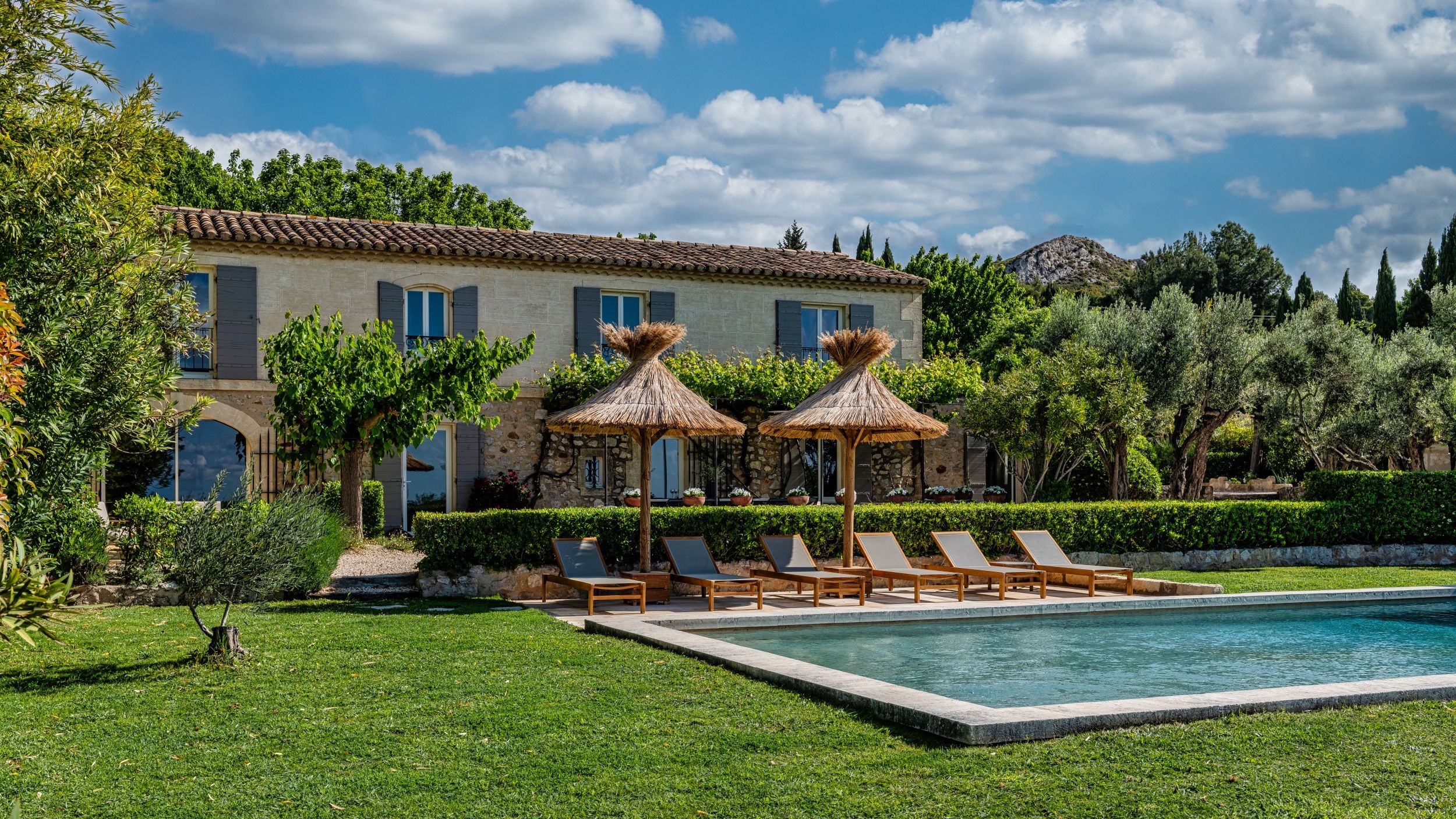 Location mas provençal - maison de charme dans les Alpilles avec piscine chauffée